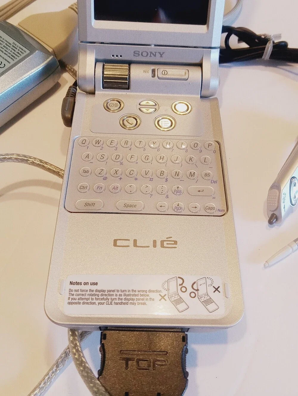 Vintage Sony Clie Handheld PEG-NX70V/U Bundle SCREEN IS CRACKED Does Turn On.